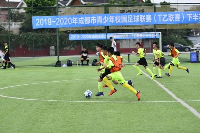 摩纳哥与19岁中场球员卡布拉尔续签合同至2031年